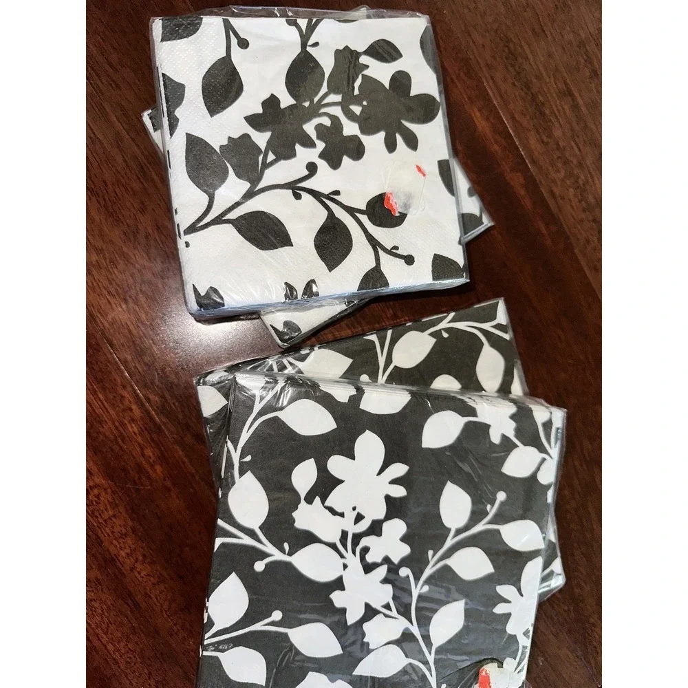 Target Paper Floral Burst (2) Beverage; (2) Lunch Napkins NEW NOS 2004 black wh - Picture 5 of 6